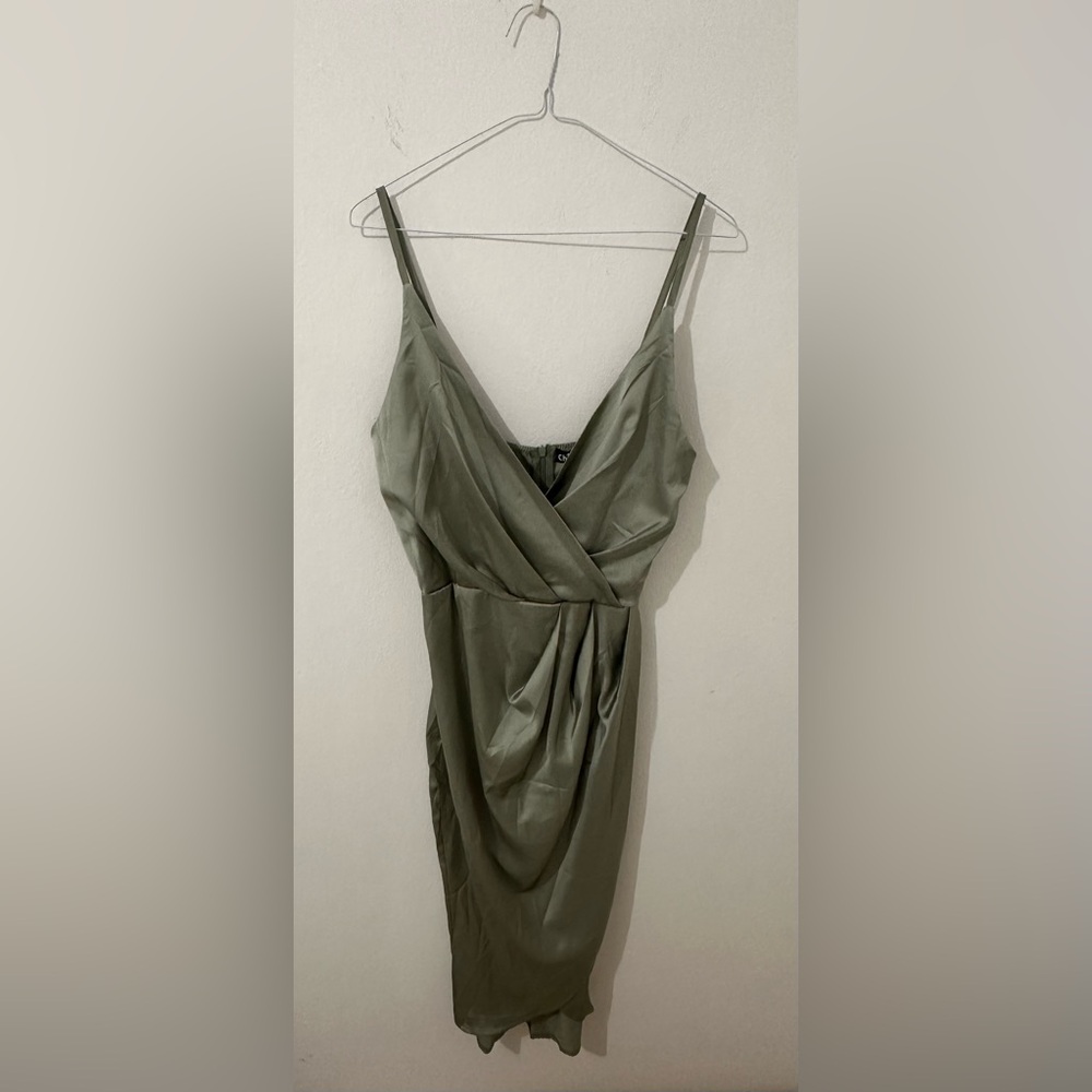 Chic Me Green Satin Mini Dress size Small